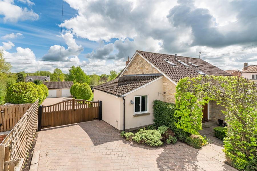 Images for 5 Dale View, Thornton-Le-Dale, Pickering, North Yorkshire, YO18 7LJ