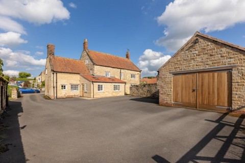 Manor Farm Main Street, Westow, North Yorkshire, YO60 7NE