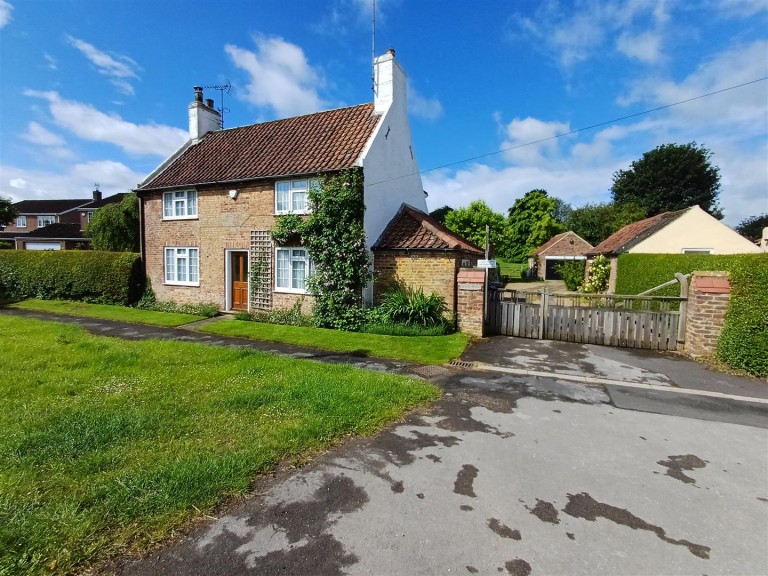 View Full Details for Glencoe House, Main Street, Bainton, Driffield, YO25 9NE