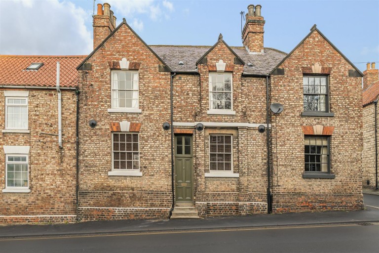 View Full Details for 37 Old Maltongate, Malton, North Yorkshire YO17 7EH