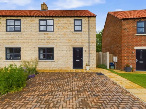 17, Riccal Drive, Helmsley, North Yorkshire, YO62 5FF