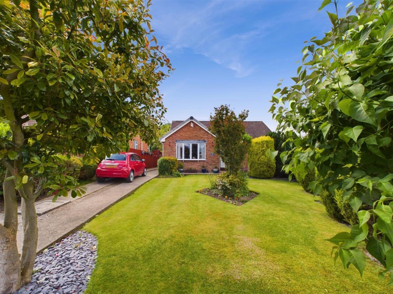 View Full Details for 18 St. Peters Close, Hutton, Driffield YO25 9YZ