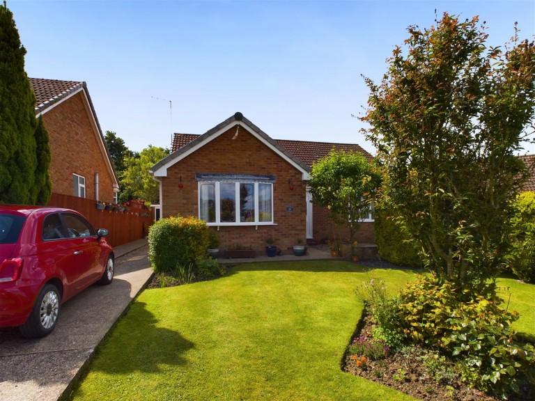 View Full Details for 18 St. Peters Close, Hutton, Driffield YO25 9YZ