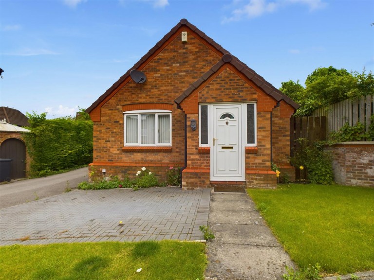 View Full Details for 14 Copperfield Close, Malton, YO17 7YN