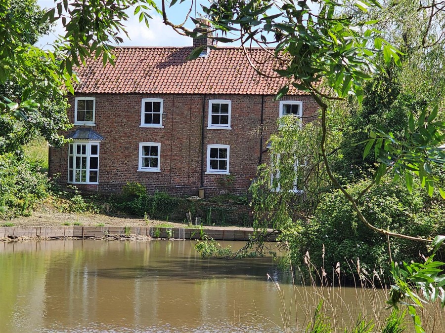 Images for Old Cobblers Cottage, 3 Mere Cottages, North Dalton, Driffield, YO25 9UX