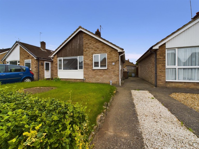 View Full Details for 26 Greenlands, Driffield, YO25 5HY