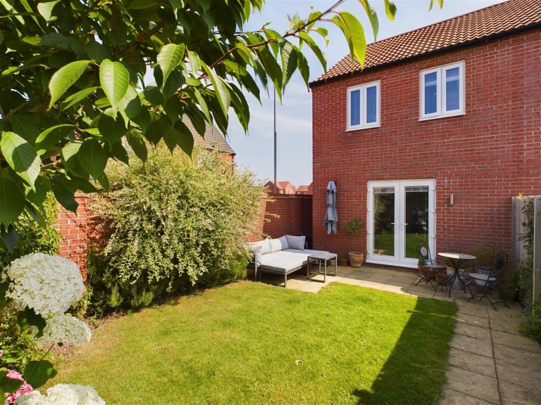 View Full Details for 12 Slayersdale, Driffield, YO25 5EA