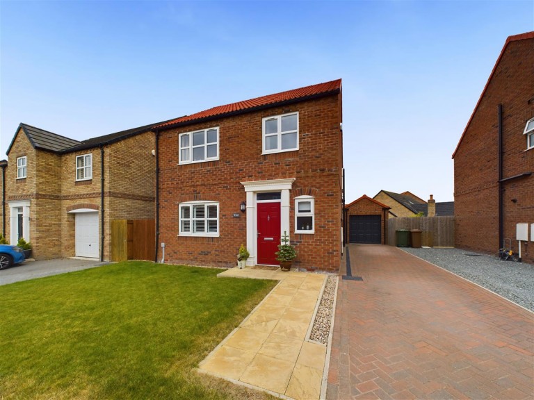 View Full Details for 9 Reynards Avenue, Driffield, YO25 5AL