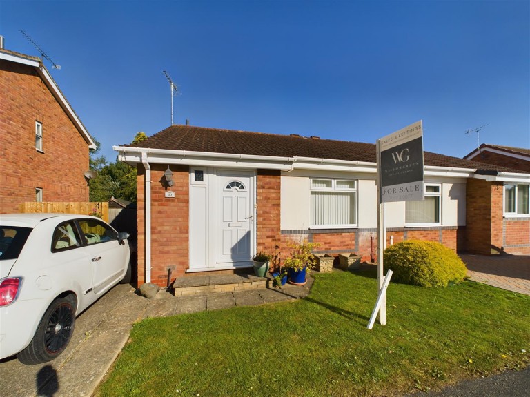 View Full Details for 10 Magnolia Close, Driffield, YO25 6QU