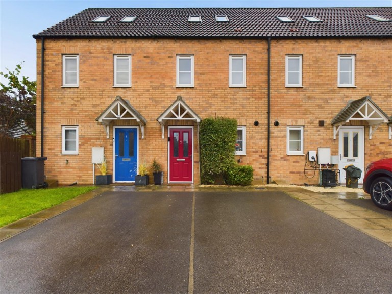 View Full Details for 2 Camellia Close, Norton, Malton, YO17 8FE