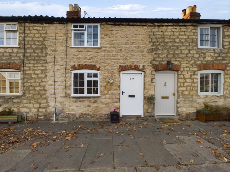 View Full Details for Tranquil Cottage, Town Street, Old Malton, YO17 7HD