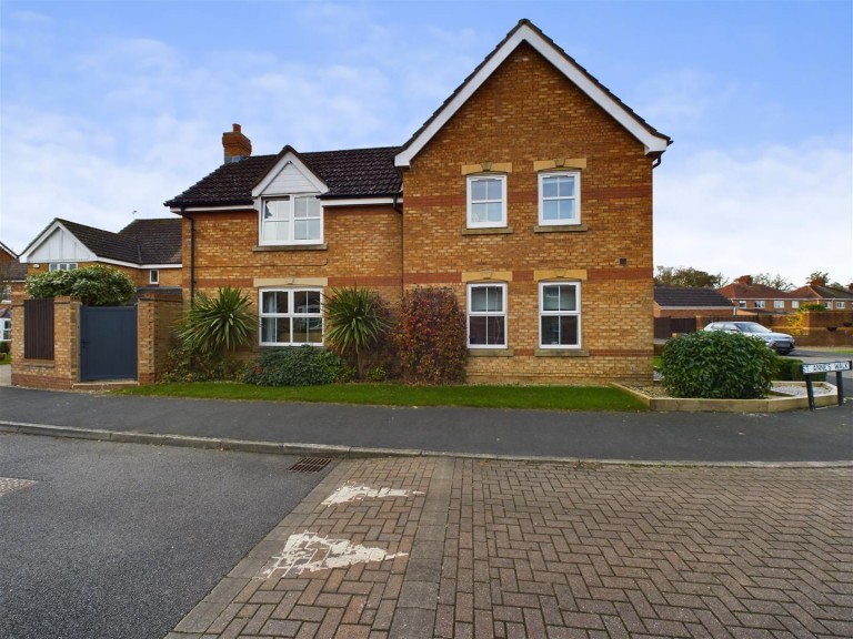 View Full Details for 4 Verity Way, Driffield, YO25 5PA