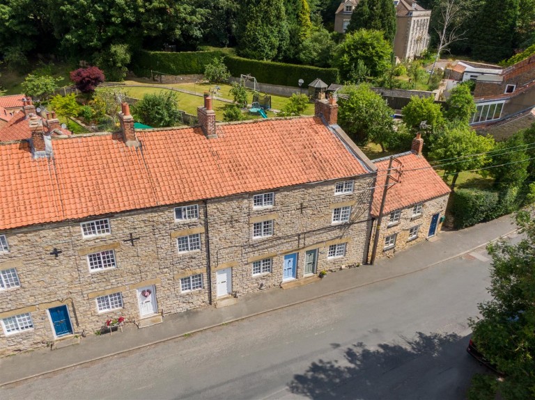 View Full Details for 14 Dale End, Kirkbymoorside, York, North Yorkshire YO62 6ED