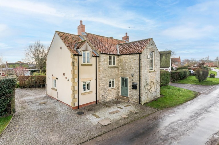 View Full Details for Knavesmire View & Knavesmire Cottage, Harome, York, YO62 5JA