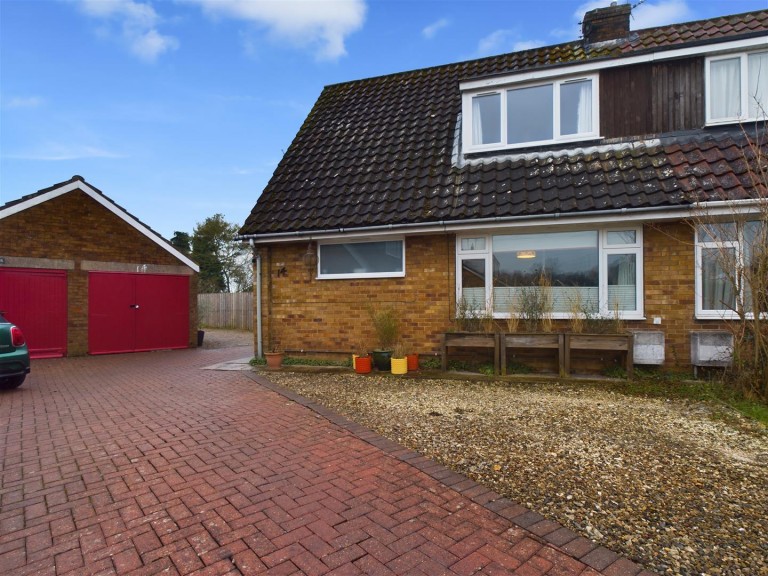 View Full Details for 14 The Rise, Thornton-Le-Dale, Pickering, YO18 7TG