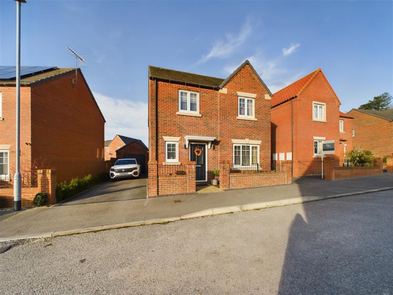 View Full Details for 33 Forlorns Drive, Driffield, YO25 5BR