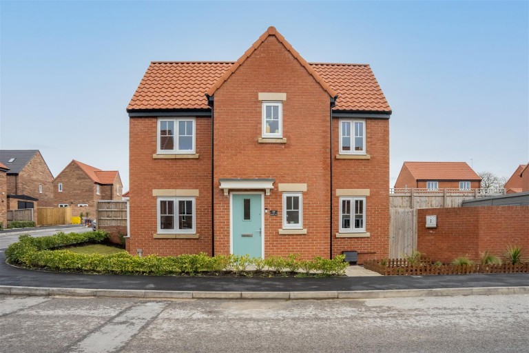 View Full Details for 17 Spring Beck Avenue, Norton, Malton, North Yorkshire YO17 9FL