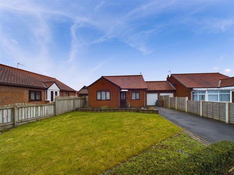 View Full Details for 10 Angus Drive, Driffield, YO25 5BQ